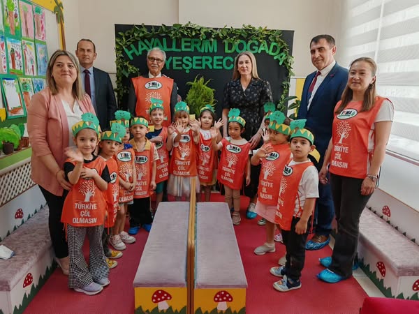 Nazilli'de Minik Ellerden Zeytin Ağacı Dikimi: Çevre Bilincine İlk Adım