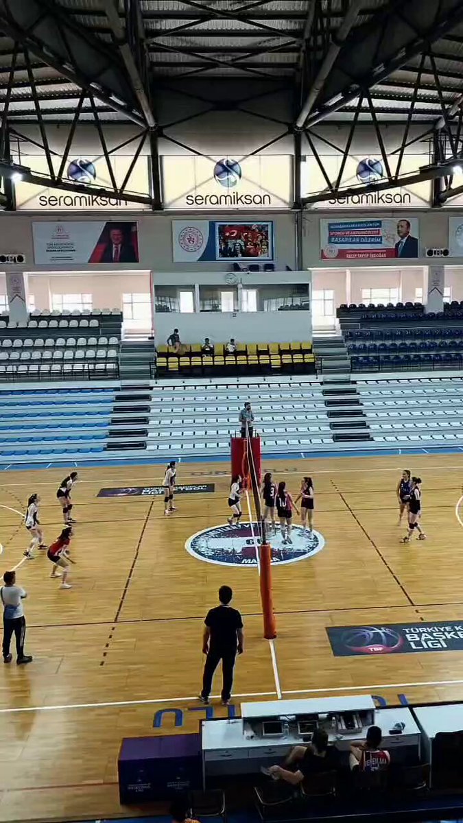 Manisa'da 19 Mayıs Coşkusu: Gençler Voleybol Turnuvasıyla Bayramı Kutladı