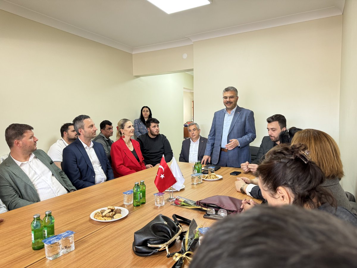 AK Parti Bandırma İlçe Başkanlığı, Milletvekilleriyle İstişare Toplantısı Düzenledi
