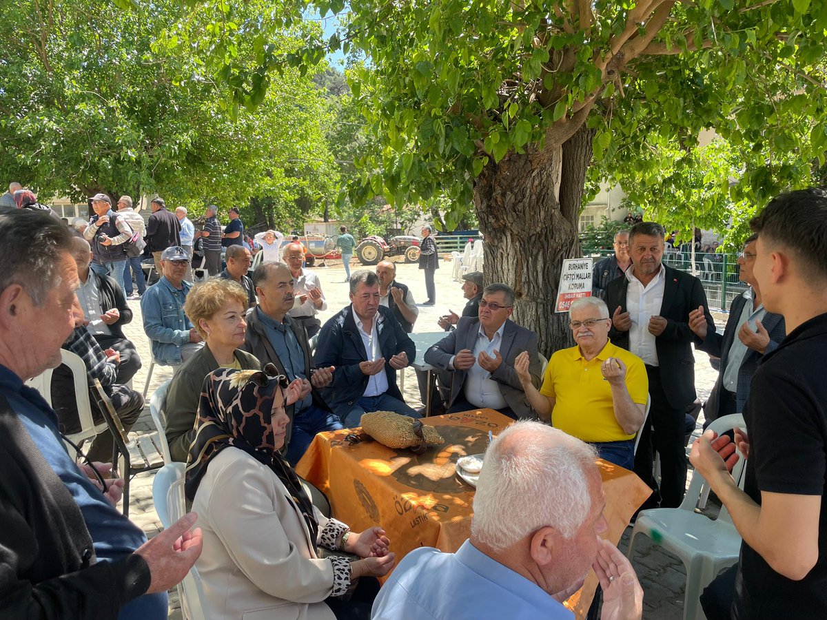 Burhaniye Belediye Başkanı Devacı, Sübeylidere'de Yağmur Duası ve Köy Hayrına Katıldı