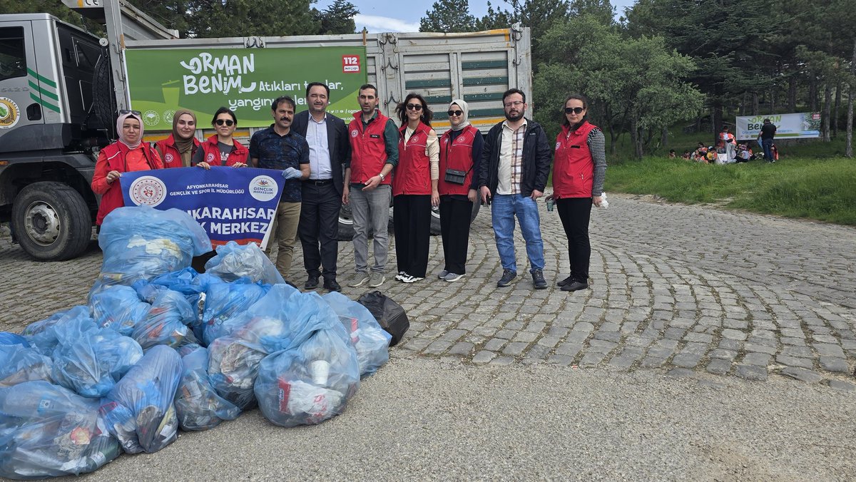 Afyonkarahisar'da Çevre Bilinci Etkinliği: Gençler Ormanları Temizledi