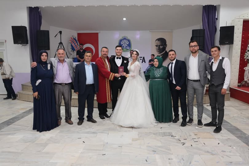 Sandıklı Belediye Başkanı Öztaş, Ceylan ve Ulubaş Ailelerinin Nikâhını Kıldı