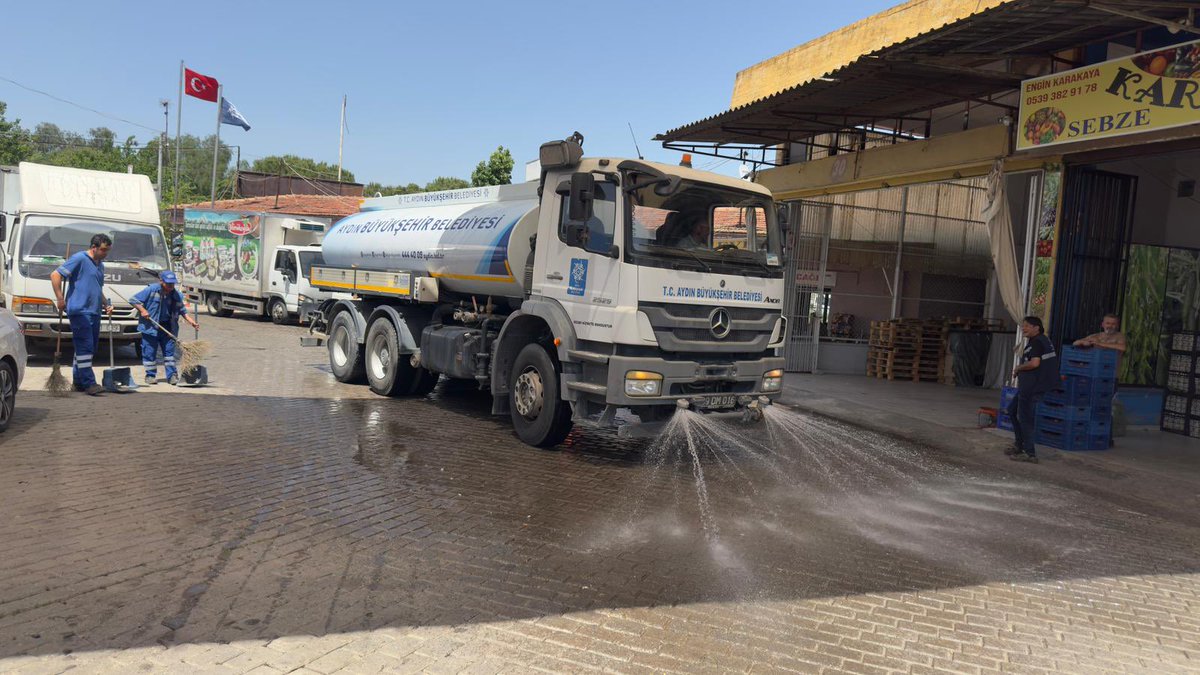 Aydın Büyükşehir Belediyesi, Kentin Temizliği İçin Yoğun Çalışma Yürüttü