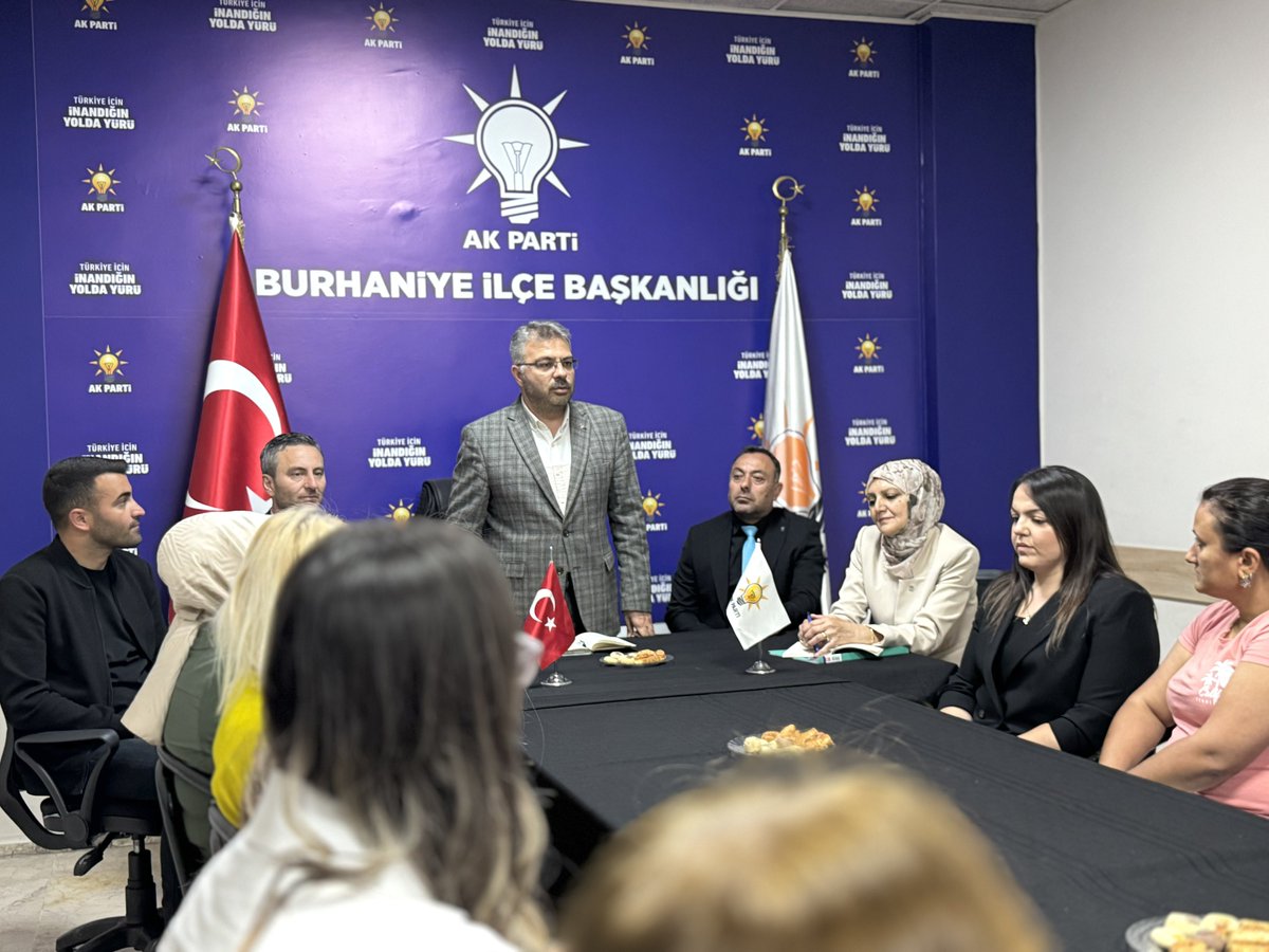 AK Parti Aydın Milletvekili Özmen, Burhaniye İlçe Teşkilatıyla İstişare Toplantısı Yaptı