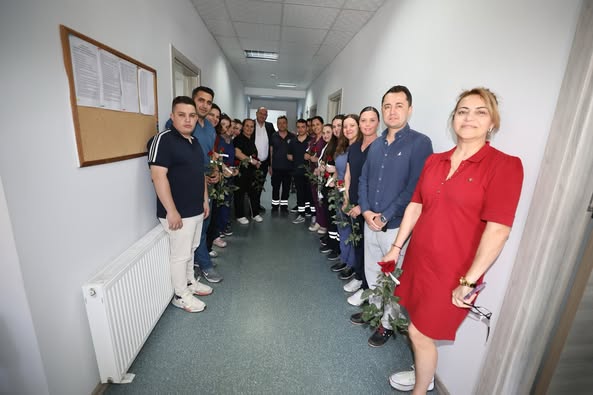 Menderes Belediyesi, Evde Sağlık Hizmetlerinde Çalışan Hemşireleri Ziyaret Etti
