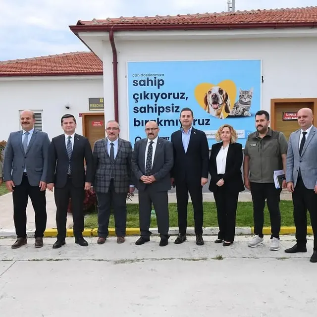 Balıkesir Valisi İvrindi Sahipsiz Hayvan Bakım Evi'ni Ziyaret Etti