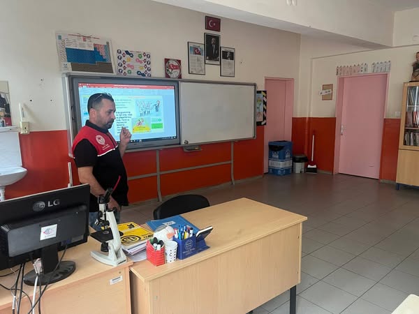 Kepsut'ta Öğrencilere Gıda Güvenliği ve Sürdürülebilir Tarım Eğitimi Verildi