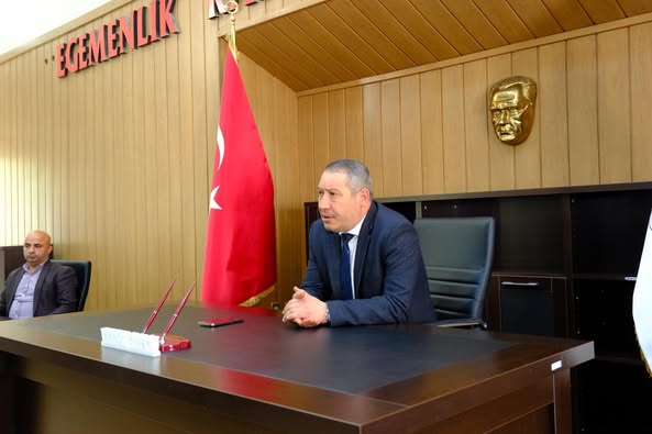 Gaziantepli Öğrenciler, Dinar Belediye Başkanı Topçu'yu Ziyaret Etti