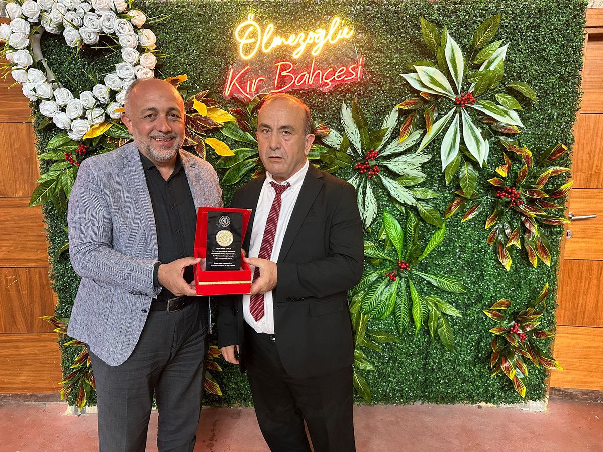 Afyonkarahisar Gençlik ve Spor İl Müdürlüğü Veda Programıyla Emekli Çalışanlarına Veda Etti