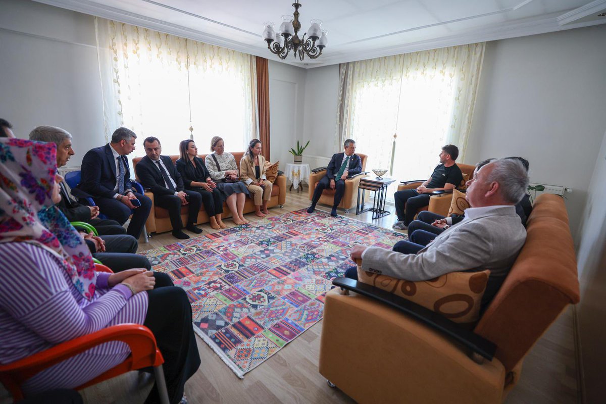 CHP'li Başevirgen, İnşaatta Hayatını Kaybeden Alperen Enes Ural'ın Ailesini Ziyaret Etti