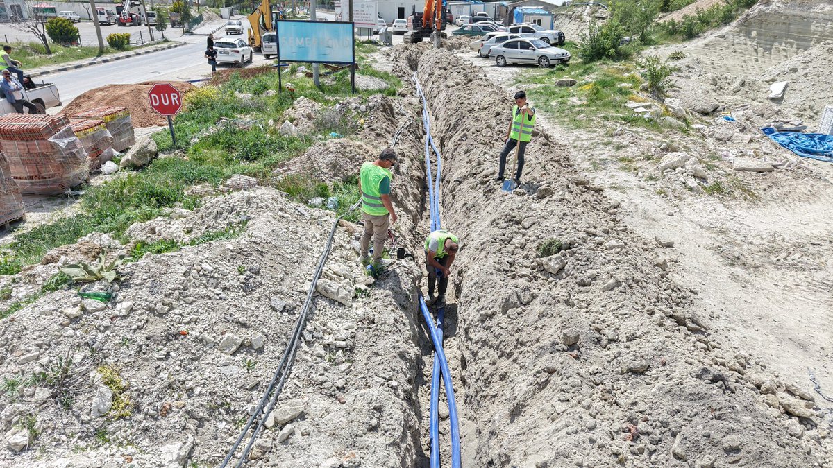 Manisa'da Demirci'de İçme Suyu Hattı Çalışmaları Devam Ediyor