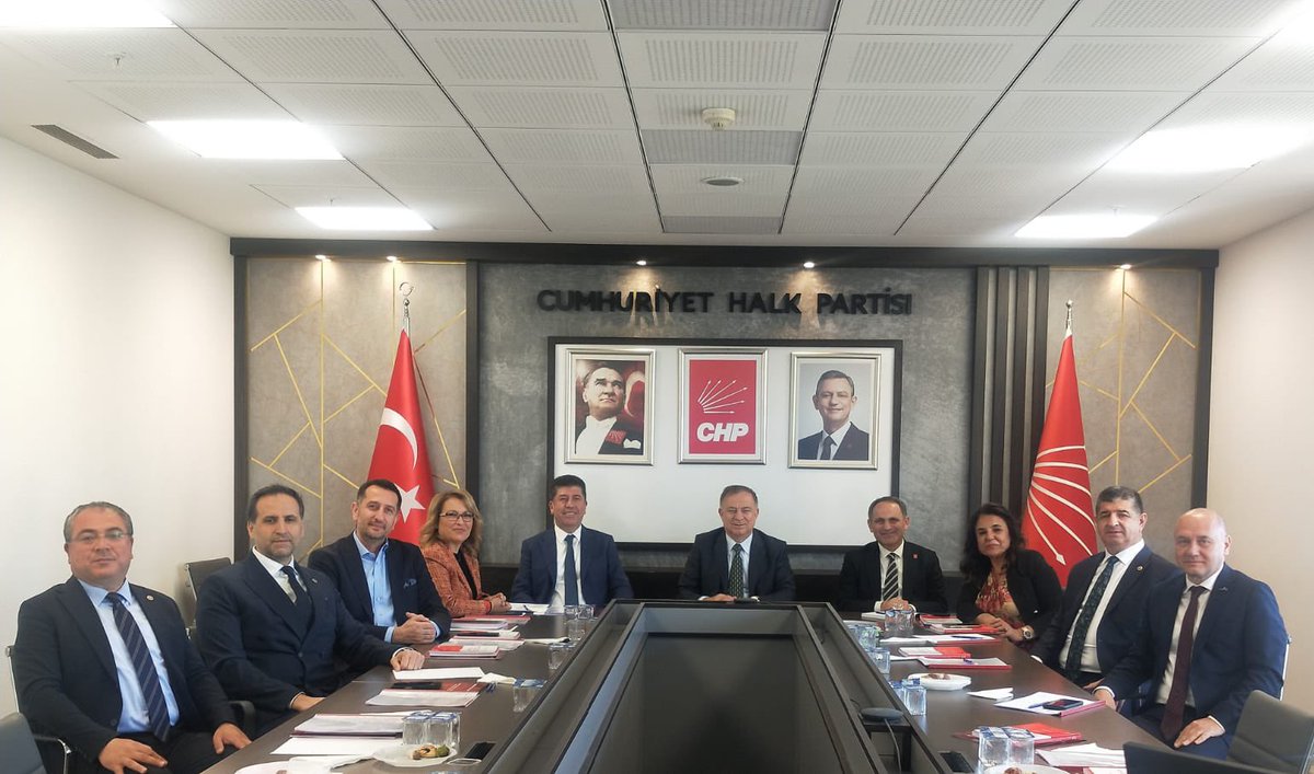 CHP'de Yerel Yönetimler Değerlendirme Toplantısı Düzenlendi