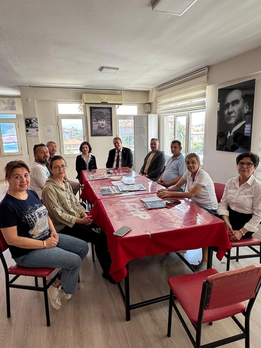 CHP Aydın Milletvekili Yıldız, Nazilli İlçe Başkanlığı'nı Ziyaret Etti