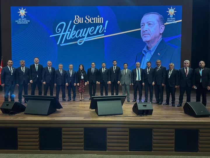 AK Parti Balıkesir İl Başkanlığı, Teşkilat Akademisi Liderlik Okulu Programı'nda Bir Araya Geldi