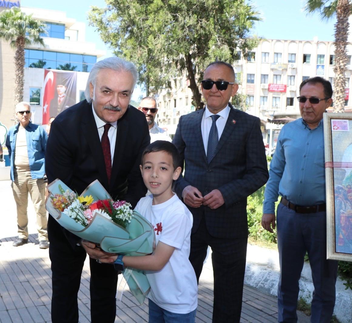 Söke Kaymakamı, Lösev Yararına Düzenlenen Puzzle Sergisini Ziyaret Etti