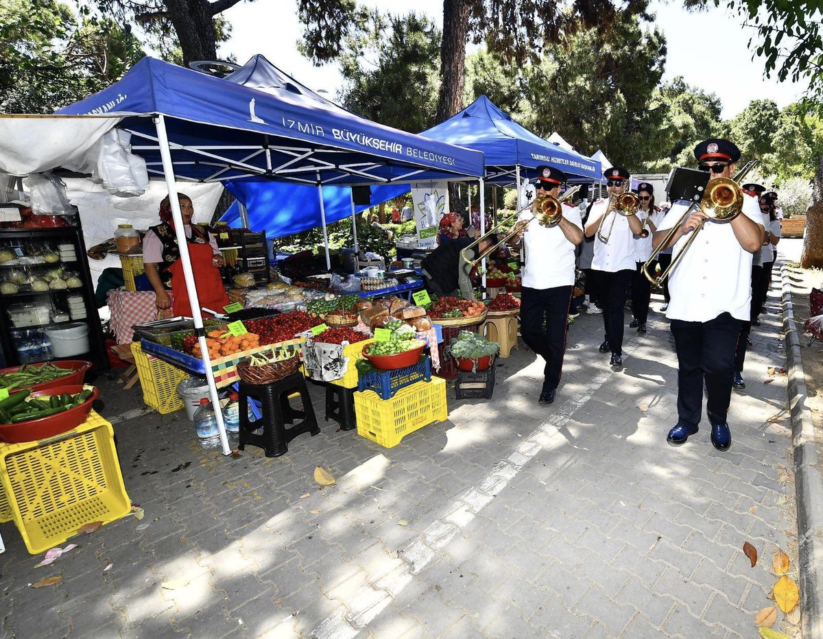 İzmir Büyükşehir Belediyesi, 14 Mayıs Dünya Çiftçiler Günü'nü Etkinliklerle Kutladı
