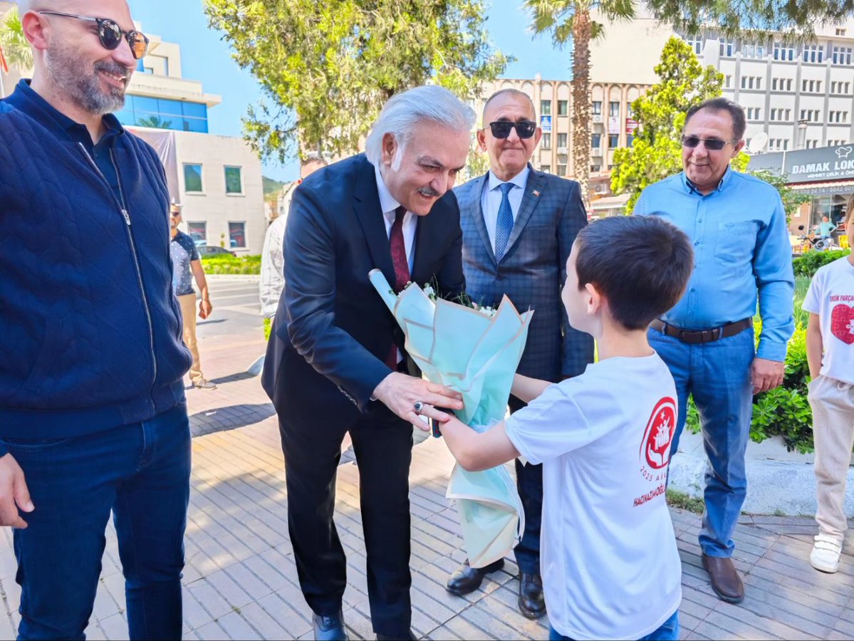 Söke'de LÖSEV Yararına Resim Sergisi Açıldı