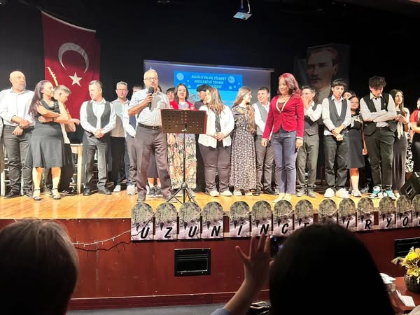 50. Yıl Ticaret Mesleki ve Teknik Anadolu Lisesi, Âşık Veysel'i Anma Gecesi Düzenledi