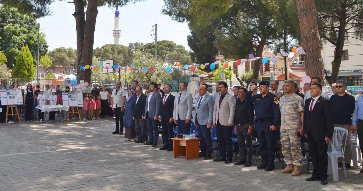Akhisar'da TÜBİTAK Bilim Fuarı Açılışı Yapıldı