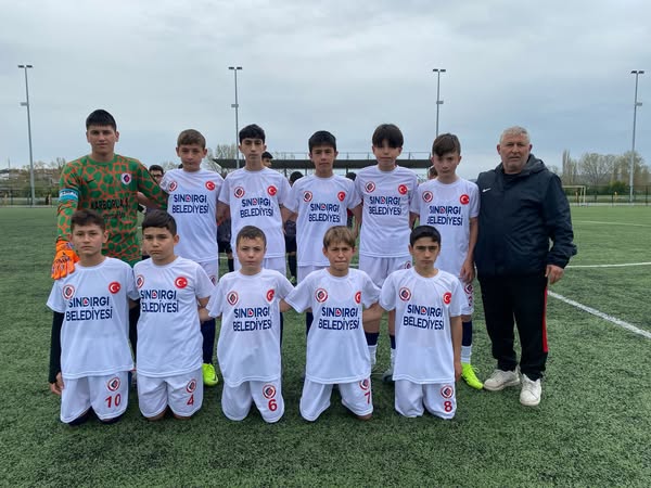 Sındırgı Belediyespor, Play-Off'a Kalma Sevinci Yaşadı
