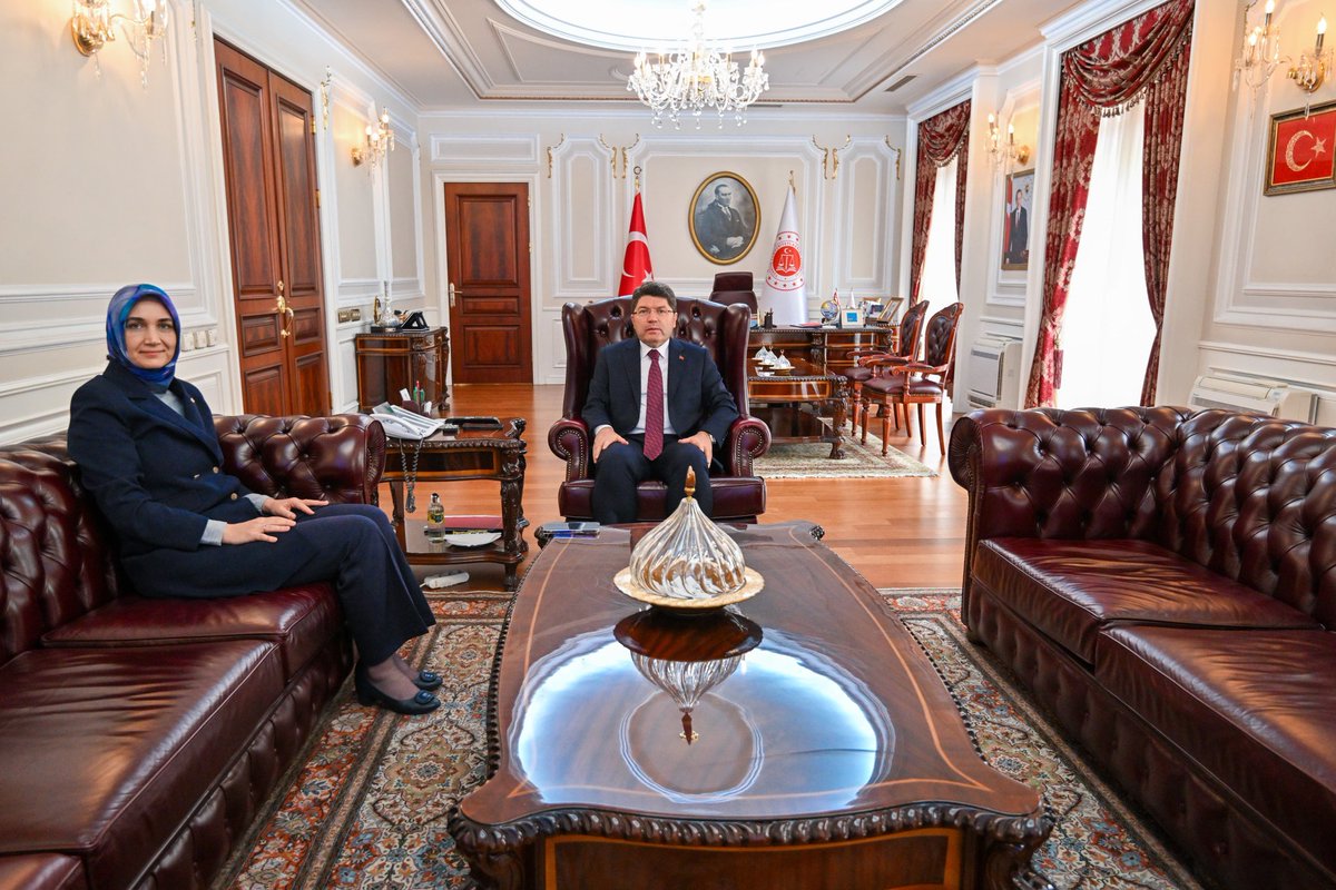 Afyonkarahisar Valisi, Adalet Bakanı'nı Ziyaret Etti