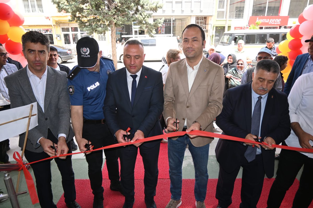 Kaymakam ve Belediye Başkanı, Yeni İşletmelerin Açılışlarına Katıldı