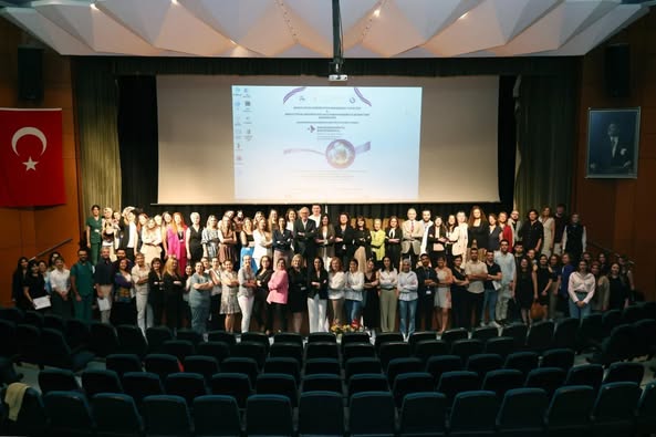 Dokuz Eylül Üniversitesi, Hemşirelik Haftası Etkinlikleriyle Hemşirelere Saygı Gösterdi