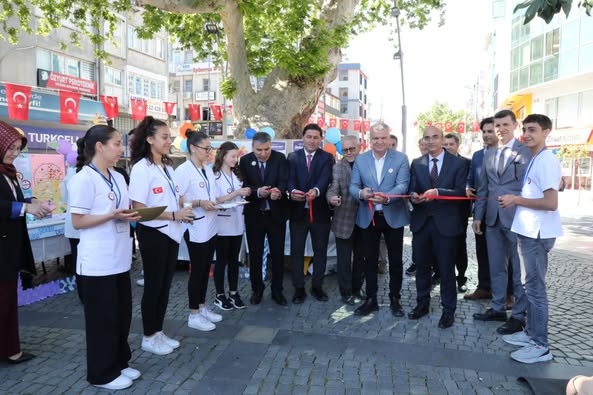 Edremit'te Sağlık Bilinci Fuarı Açıldı