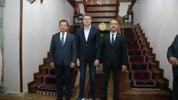 CHP'li Vekil Aytekin, Sındırgı'da İlçe Başkanlarıyla Buluştu