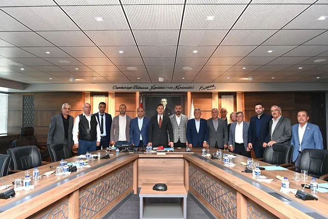 Balıkesir Büyükşehir Belediye Başkanı, Dünya Çiftçiler Günü'nde Ziraat Odası Temsilcilerini Ağırladı