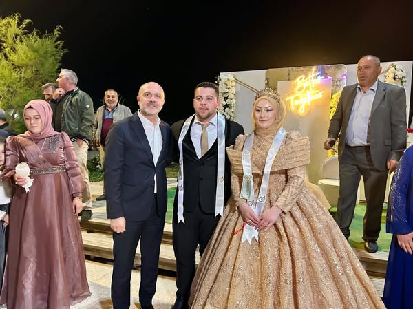 Marmara Adalar Belediye Başkanı, Elif Keskinsoy ve Ömürcan Yılmazer'in Nişan Törenine Katıldı