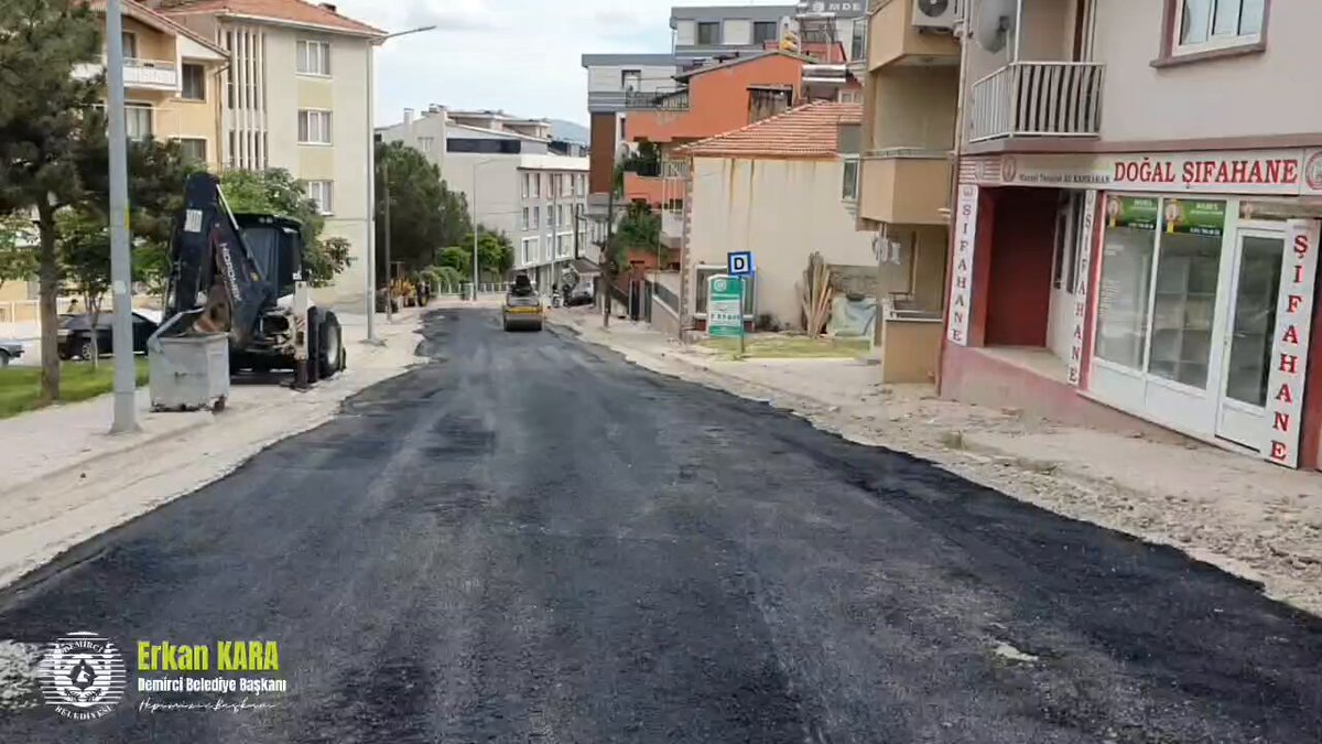 Demirci'de Geçici Asfalt Çalışmaları Başladı