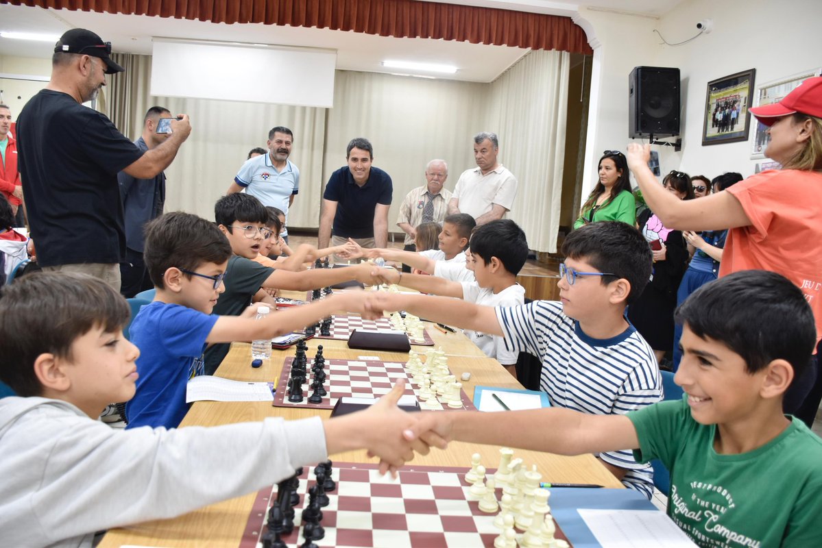 Didim'de Atatürk'ü Anma Gençlik ve Spor Bayramı Satranç Turnuvası Düzenlendi