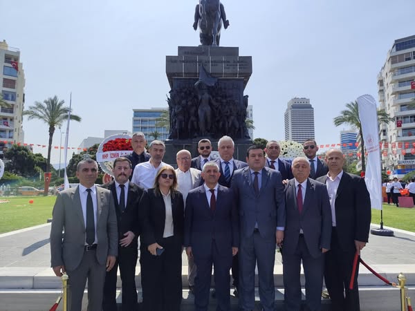 MHP İzmir İl Başkanlığı 19 Mayıs Atatürk'ü Anma Törenine Katıldı
