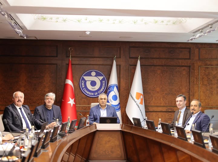 Dikili Jeotermal Isıtmalı Sera OTB Yönetim Kurulu, İzmir Ticaret Odası'nda Toplandı