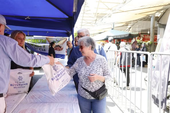 Aydın Büyükşehir Belediyesi, Ata Tohumlarını Kuşadalılarla Buluşturdu