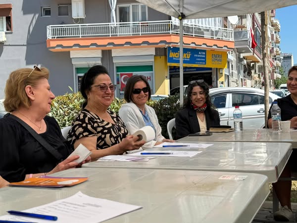 Karşıyaka'da Kadın Dayanışması Güçleniyor: Bahriye Üçok Mahallesi Buluşması 22 Mayıs'ta