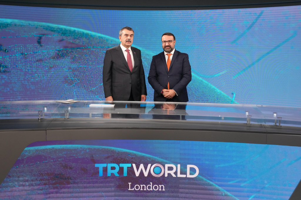 Millî Eğitim Bakanı Tekin, Londra'daki Dünya Eğitim Forumu'nda TRT World'ü Ziyaret Etti
