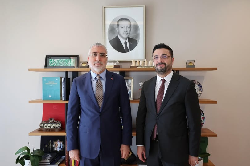 Çalışma ve Sosyal Güvenlik Bakanı İshakhan, Sağlık Politikaları Kurulu Başkanvekili Topaloğlu ile Görüşme Gerçekleştirdi