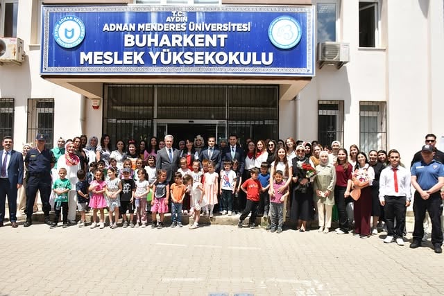 Aydın Adnan Menderes Üniversitesi Buharkent Meslek Yüksekokulu'nda Çocuk Şenliği Düzenlendi