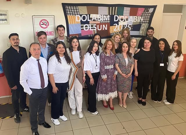Adnan Menderes Üniversitesi Bozdoğan MYO'da İkinci El Giysilerle Sürdürülebilir Moda Sergisi Açıldı