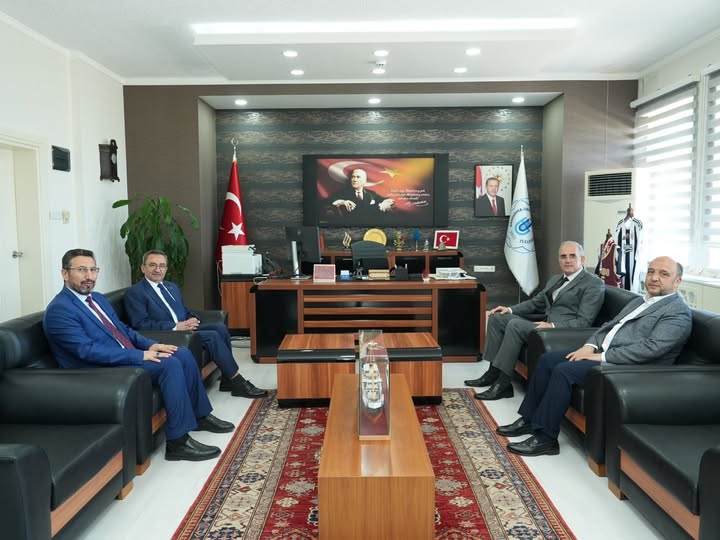 Balıkesir İl Müftüsü, Bandırma 17 Eylül Üniversitesi Rektörünü Ziyaret Etti