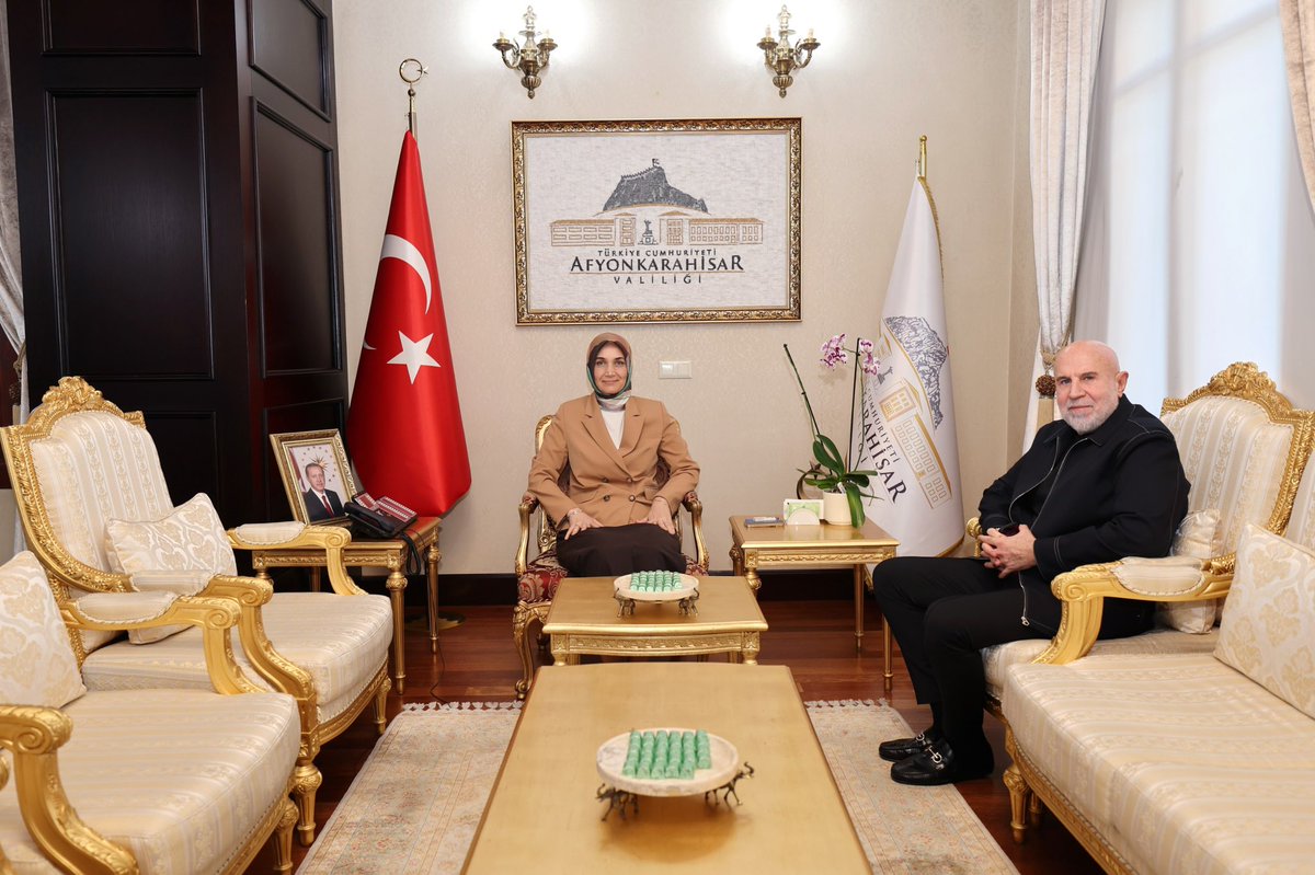 Afyonkarahisar Valisi Yiğitbaşı, İş İnsanı Özer'i Makamında Ağırladı
