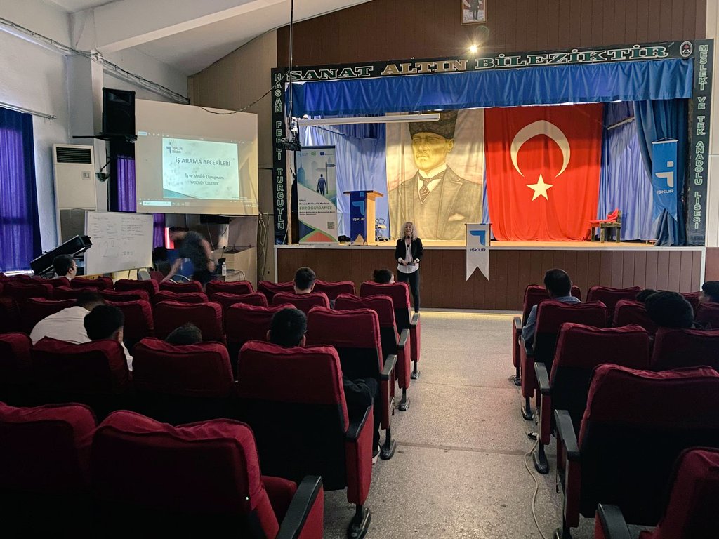 Manisa İŞKUR'dan Turgutlu'da Kariyer Semineri