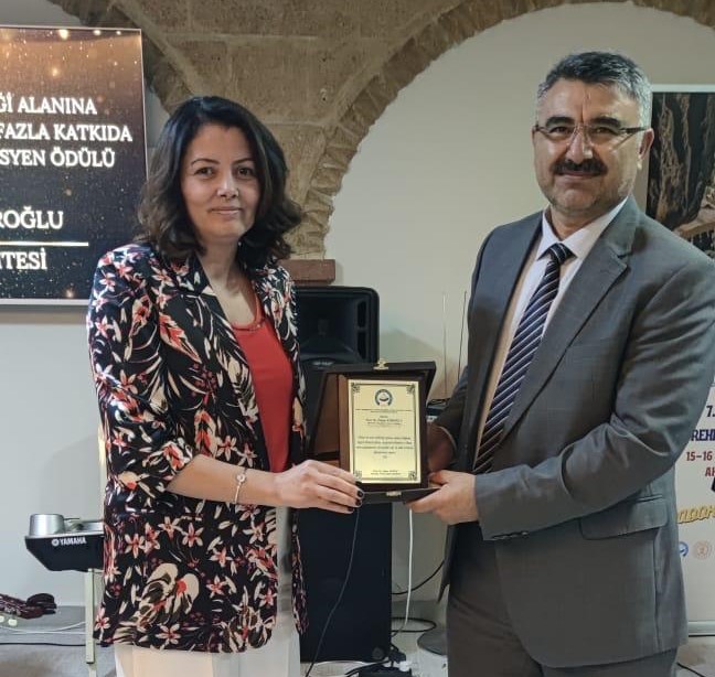 Balıkesir Üniversitesi Turizm Fakültesi Öğretim Üyesine Çifte Ödül
