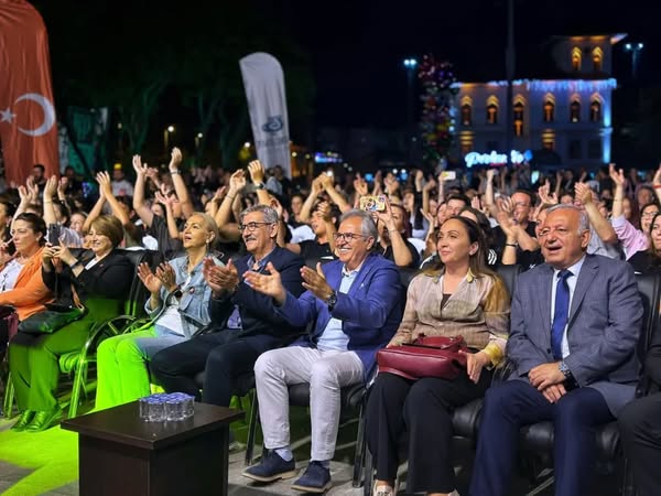 CHP Balıkesir İl Başkanlığı, Bandırma Sahil Şenlikleri'nde Yer Aldı