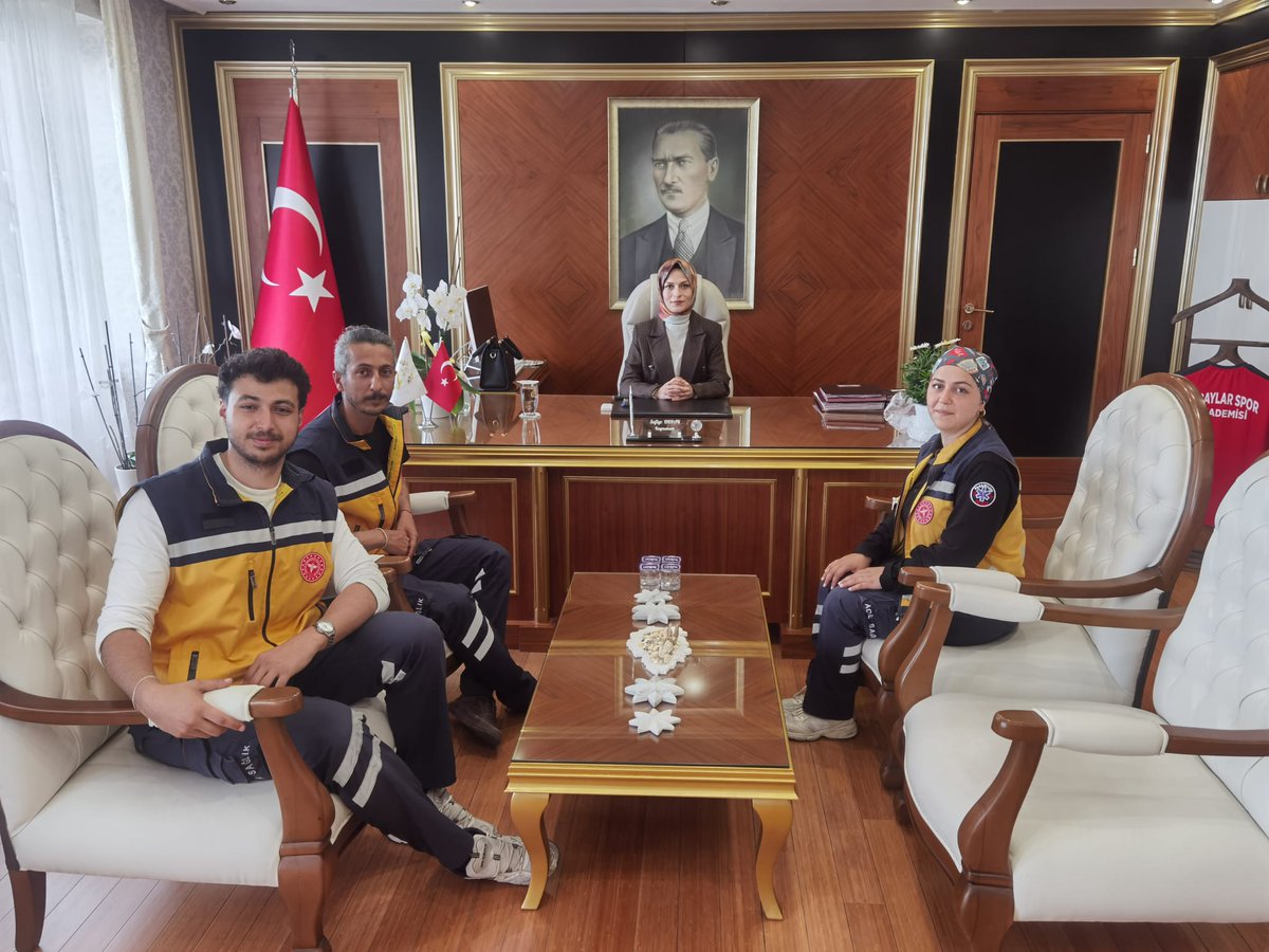 Marmara Kaymakamı Orhan, Acil Sağlık Hizmetleri İstasyonu Paramediklerini Ağırladı