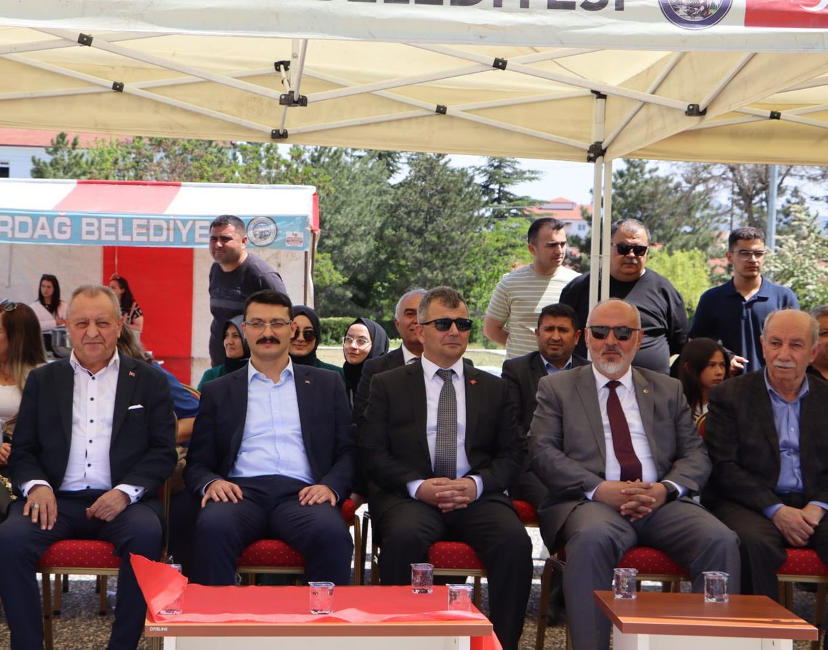 Afyon Kocatepe Üniversitesi Emirdağ Meslek Yüksekokulu Mezuniyet Töreni Gerçekleştirildi