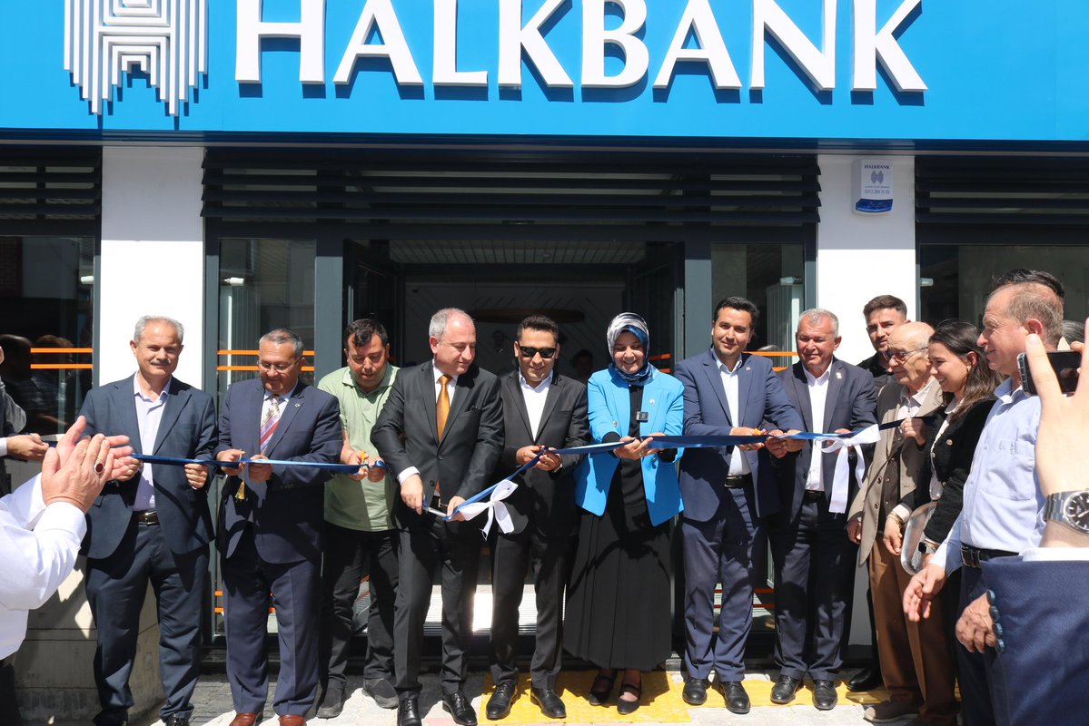 İhsaniye'de Yeni Halk Bankası Şubesi Açıldı, Kaymakam Bildirici Köy Ziyaretinde Bulundu