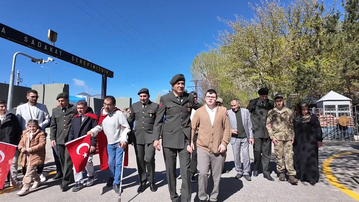 3. Ordu Komutanlığı Engelli Gençler İçin Temsili Askerlik Töreni Düzenledi